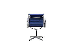 Konferenzstuhl / Herman Miller 'Aluminium Chair EA 107' / Hopsak blau