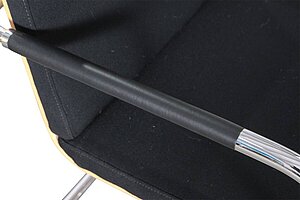 Freischwinger / Thonet 'S 61' / schwarz / Holzrücken / stapelbar