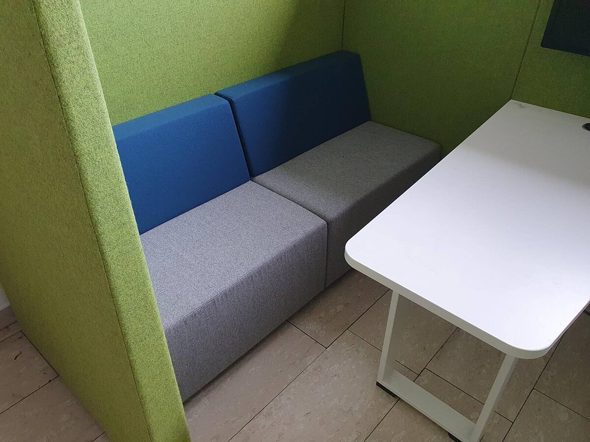 Neuwertig / 'JAZZ SILENT BOX' / Raum-in-Raum-System / Besprechungsinsel / Neupreis 5200 EUR