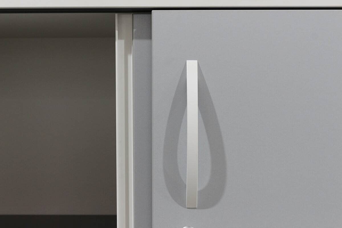 'Share It' Sideboard in weiß mit Schiebetüren in silbergrau, 100 cm
