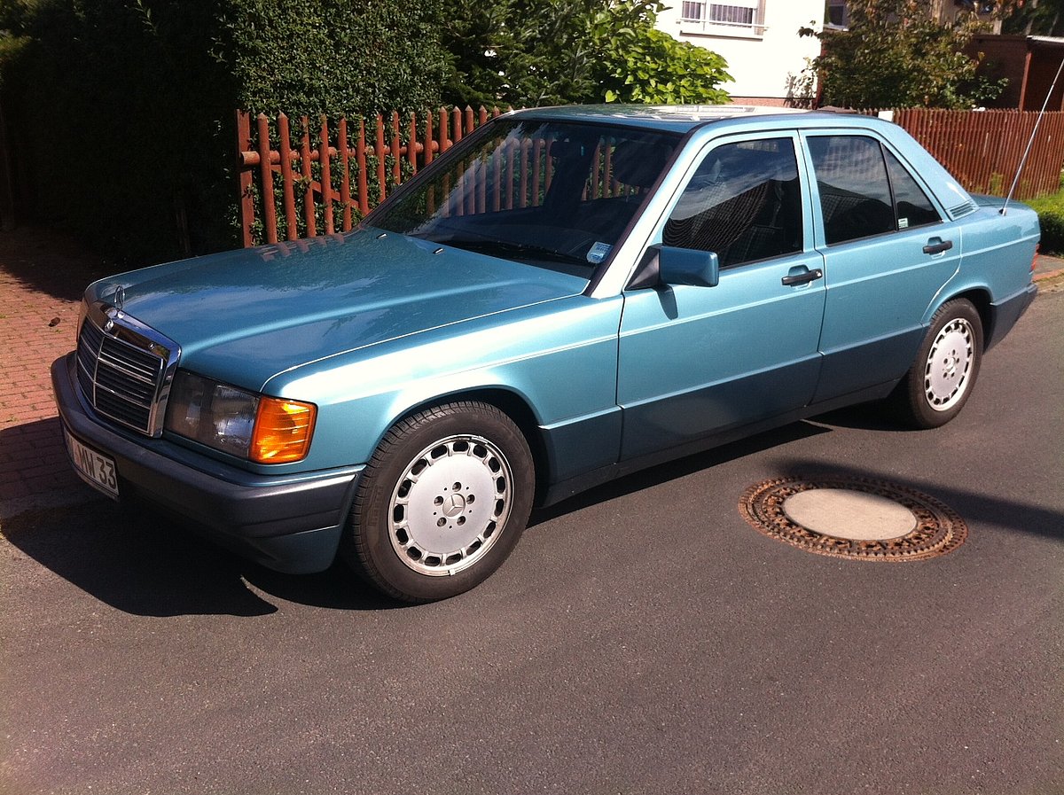 Mercedes Benz "Baby Benz" 190e