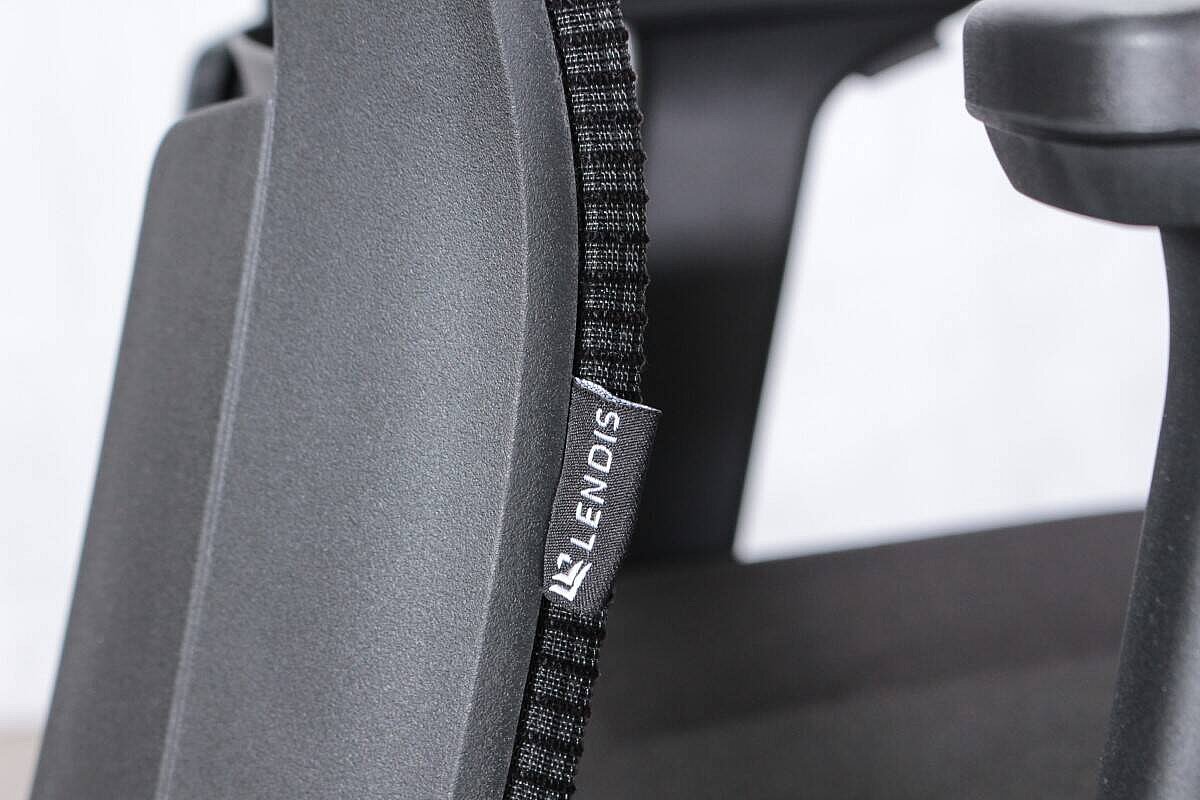 Bürodrehstuhl / 'Caro' / Netzrücken / schwarz