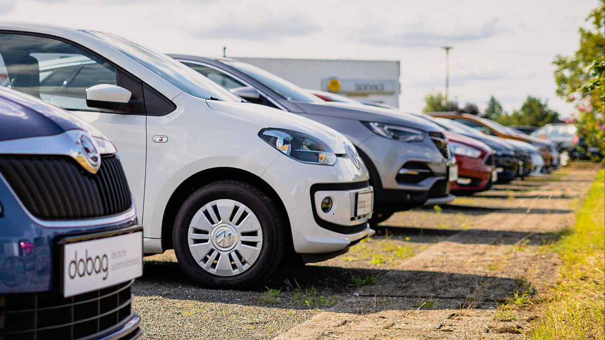 Autohaus mit Werstatt