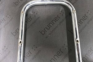 Freischwinger / Brunner / Leder schwarz / Armlehnenauflagen esche
