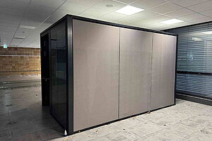 Raum-in-Raum System / Lindner 'Cube Duo' / 2,71 x 2,7 x 4,05 m