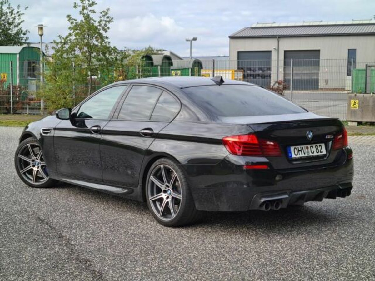 BMW M5 DKG Competition