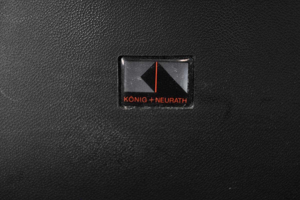 Bürodrehstuhl / König & Neurath 'OKAY' / Netzrücken / Kopfstütze Leder schwarz