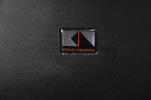 Bürodrehstuhl / König & Neurath 'OKAY' / Netzrücken / Kopfstütze Leder schwarz