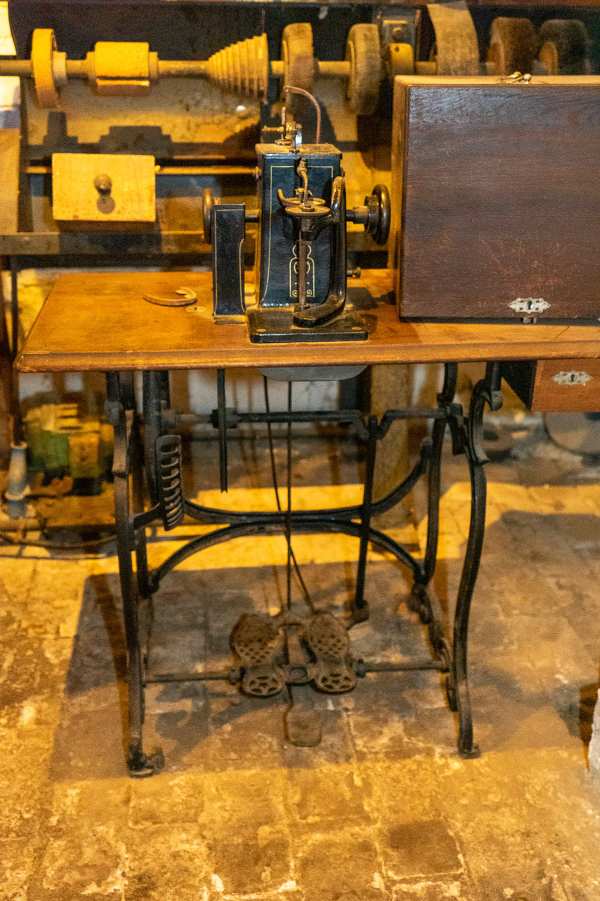 Hutmaschine um 1900