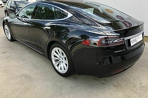 Tesla Model S 90D Allradantrieb