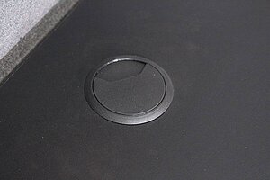 Steh- Sitz-Schreibtisch / Only Ergo 'SQ650' / 160 x 80 cm / schwarz / Kabelschlange