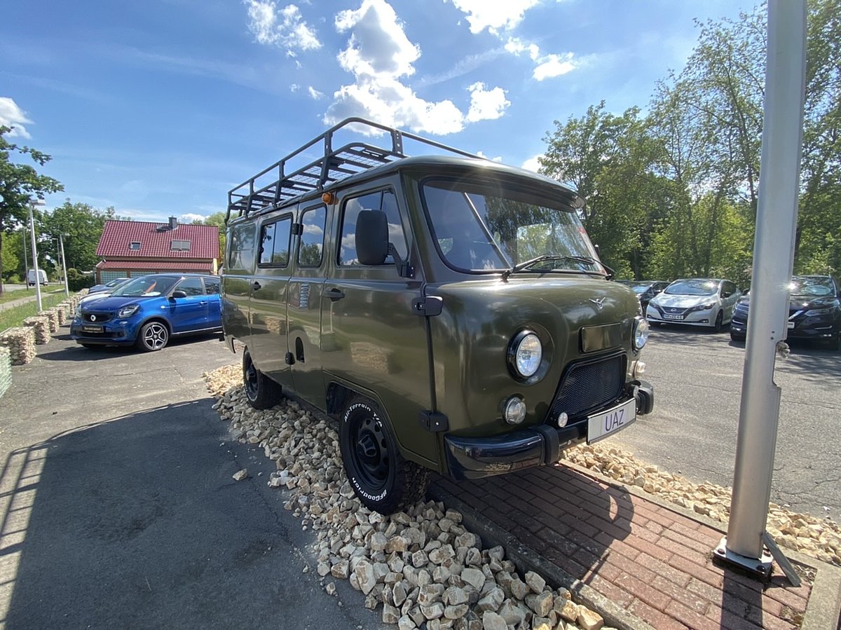 UAZ Geländebus 4x4 TROPHY