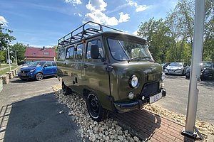 UAZ Geländebus 4x4 TROPHY