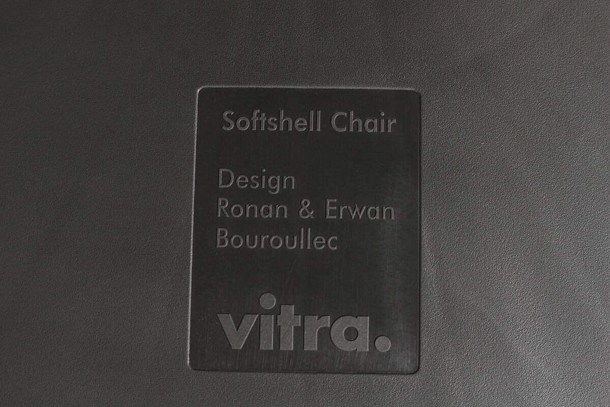 Konferenzstuhl / vitra 'Softshell Chair' / schwarz / NP 879 EUR