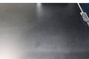 Schreibtisch / Tecno 'Nomos' / HPL Platte schwarz / 160 x 79 cm