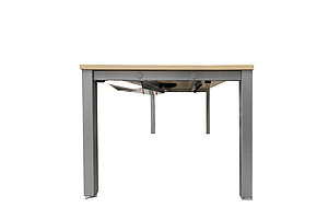 Schreibtisch / König & Neurath 'Basic 4' / 160 x 80 cm / ahorn / höhenverstellbar