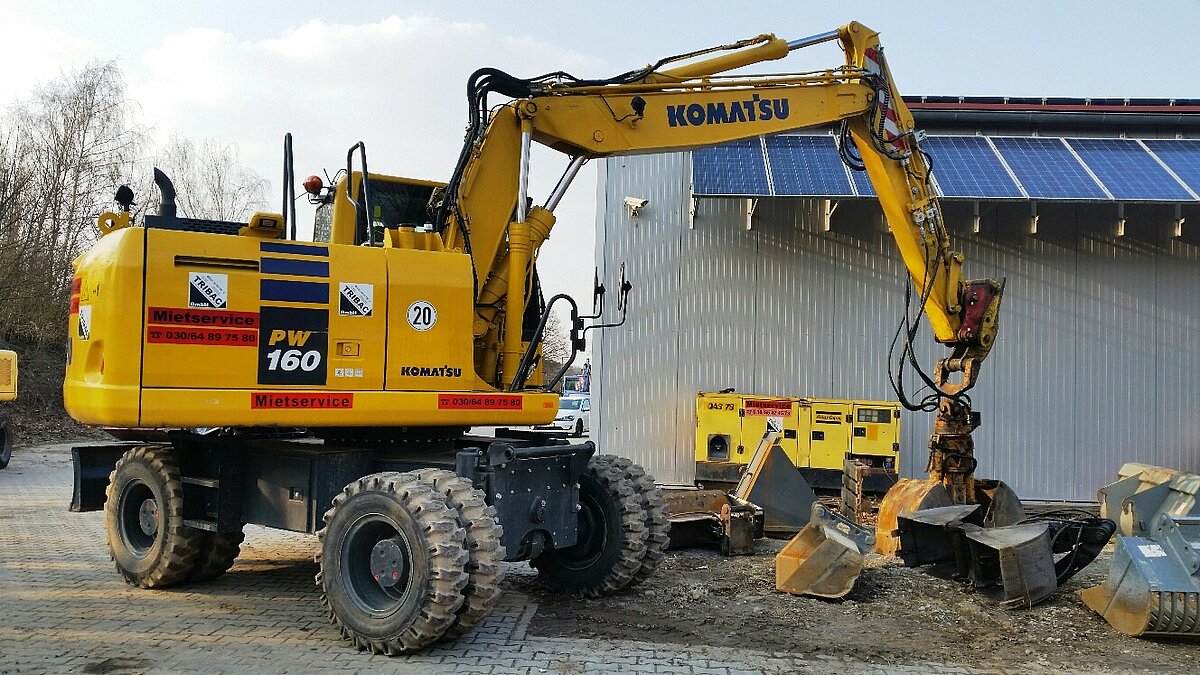 Komatsu, PW160-10