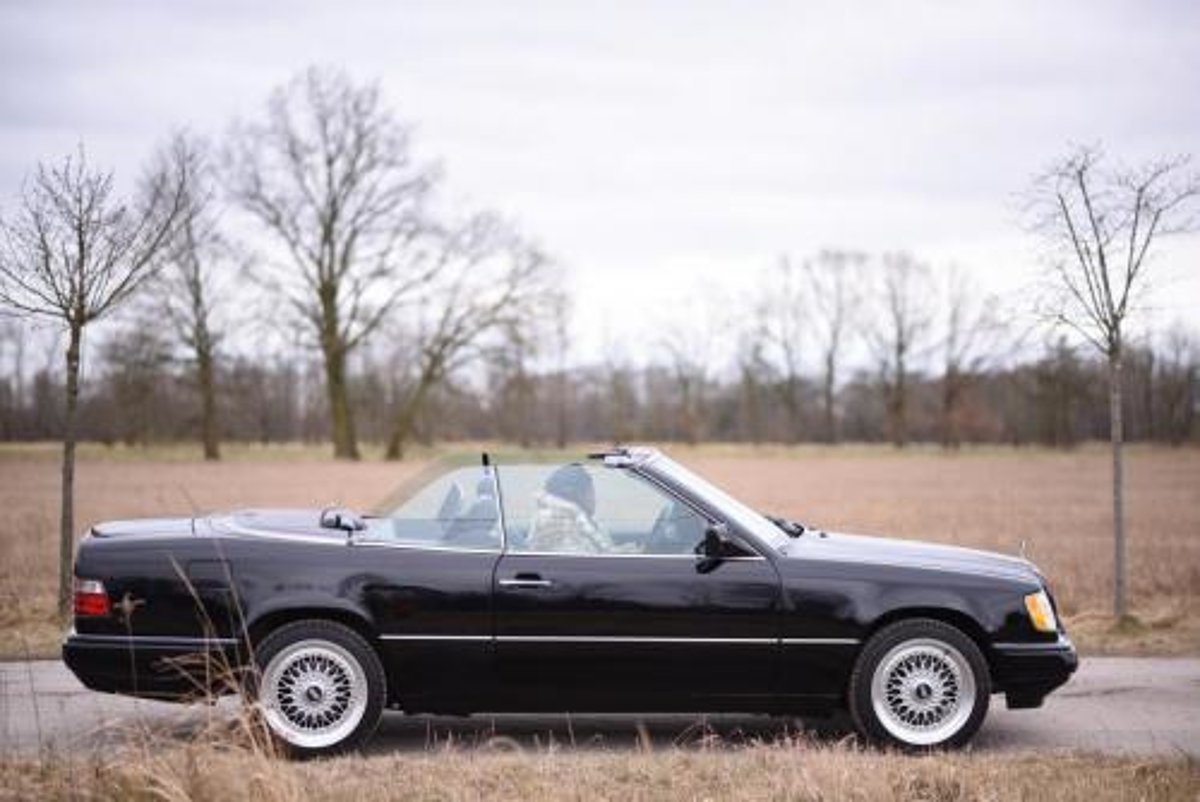 Mercedes-Benz W124 E320 Cabrio