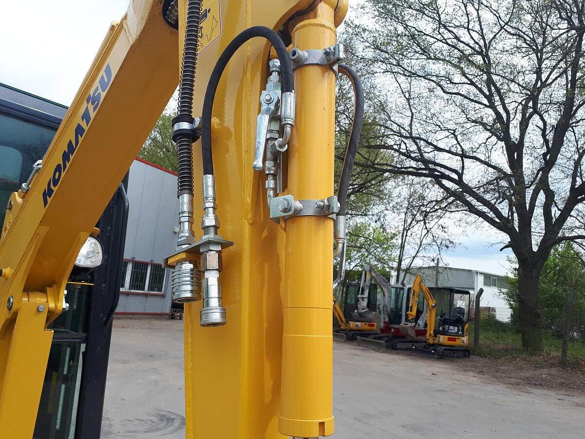 Komatsu, PC16R-3HS K