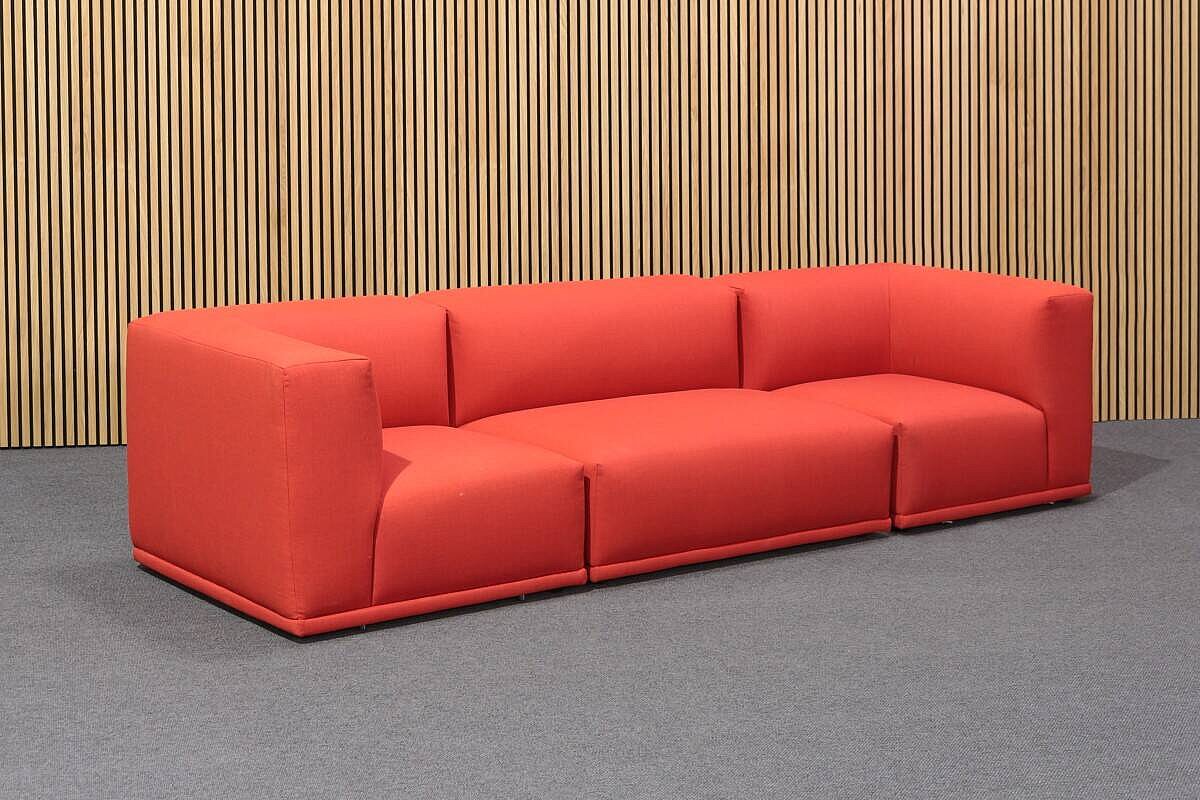 Neuwertig / MUUTO 'Connect' / Stoff Remix / Farbe 643 rot - Variante 6 - Modul E, C + E