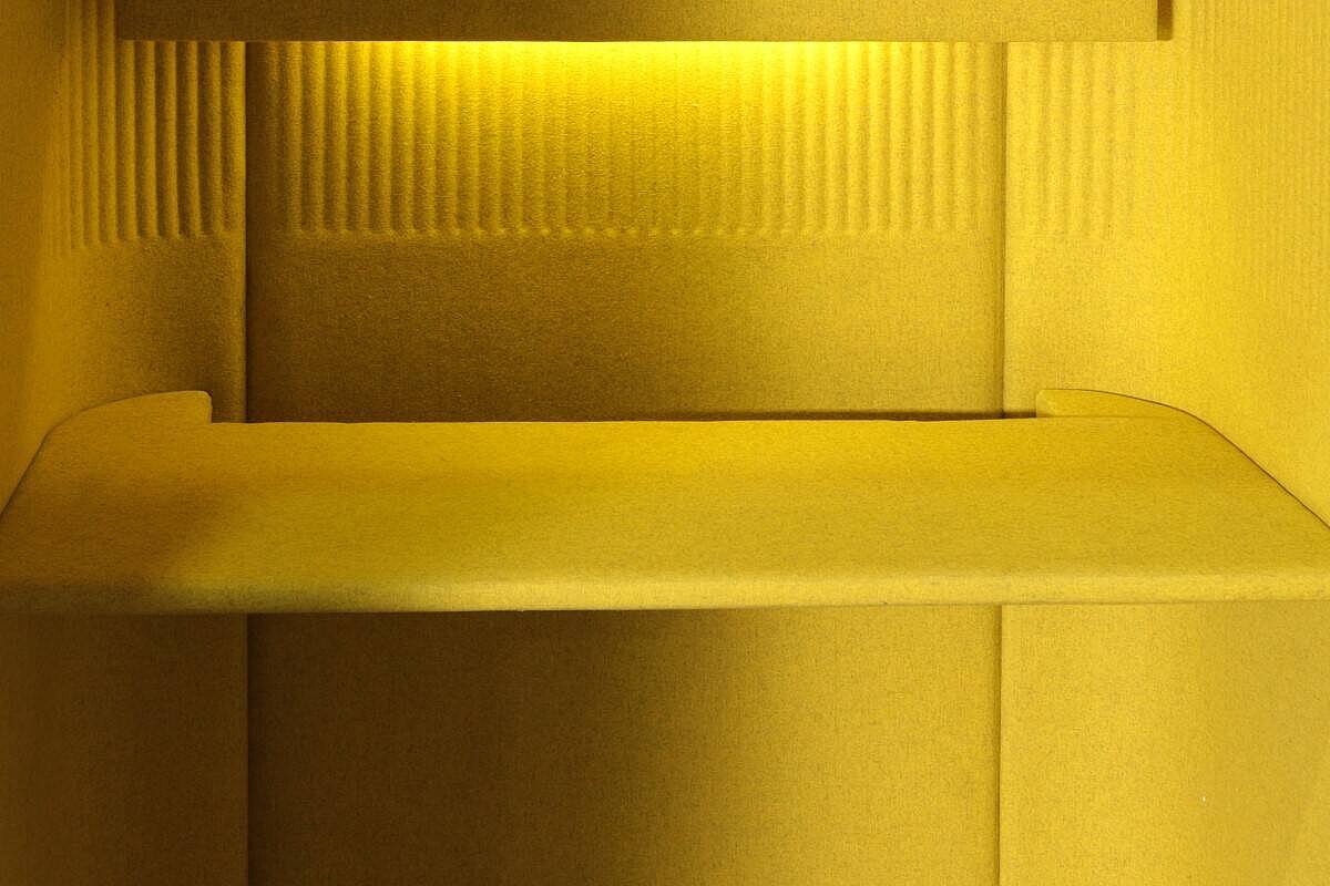 Akustische Telefonzelle / Telefonbox / BuzziSpace 'BuzziBooth Single' / senfgelb