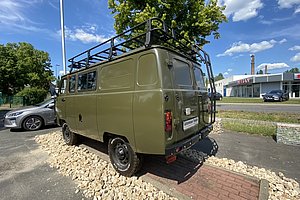UAZ Geländebus 4x4 TROPHY