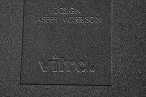 Bürodrehstuhl / vitra 'HAL' / schwarz - ohne Sitzkissen