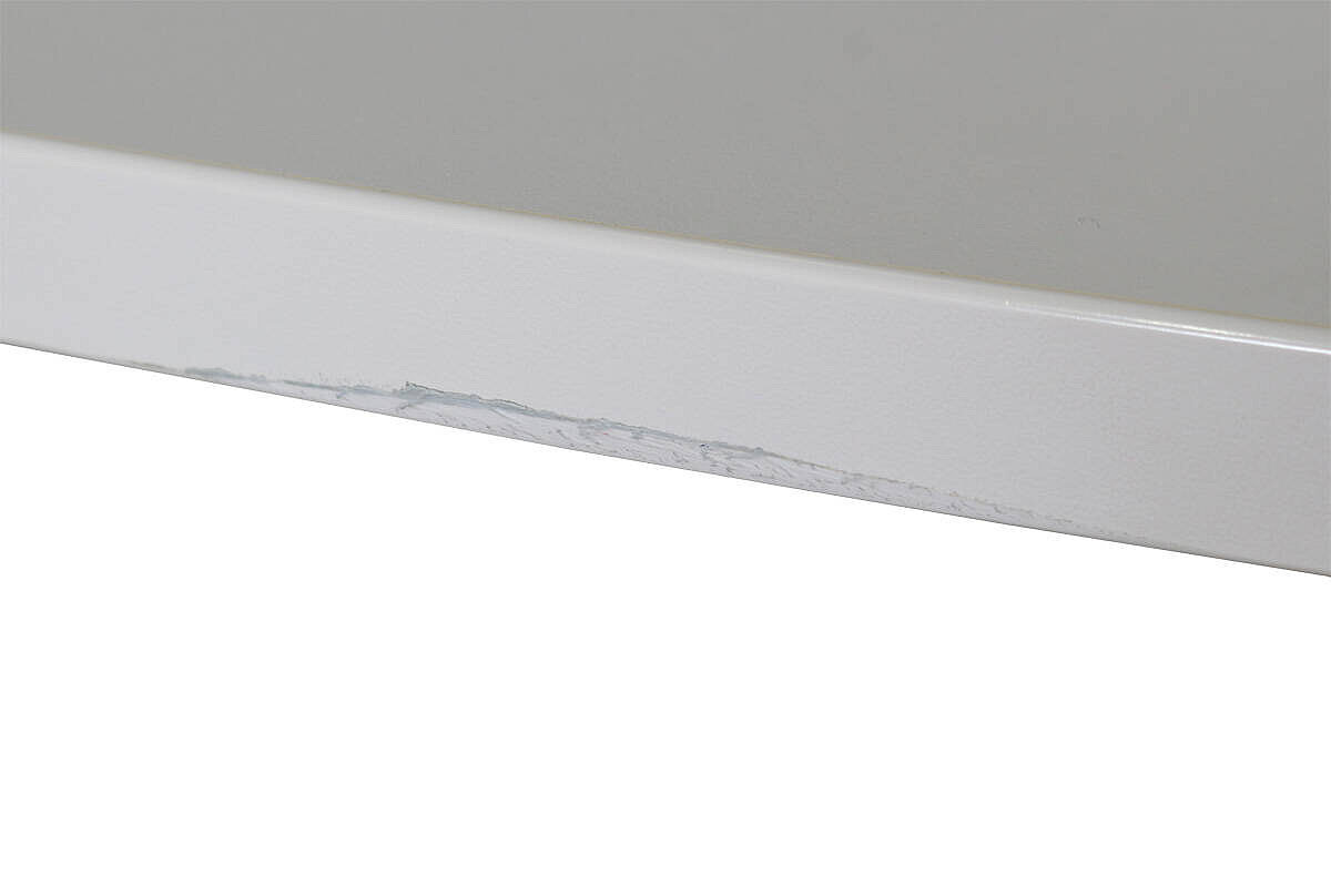 Konferenztisch / VS Büromöbel / weiß / 210 x 100 cm / Tellerfüße schwarz