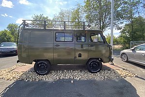 UAZ Geländebus 4x4 TROPHY