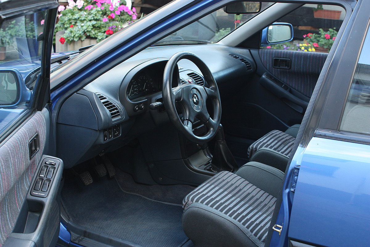 Mazda 323 F BG