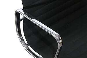 Konferenzstuhl / Herman Miller 'Aluminium Chair EA 108' / Hopsak nero