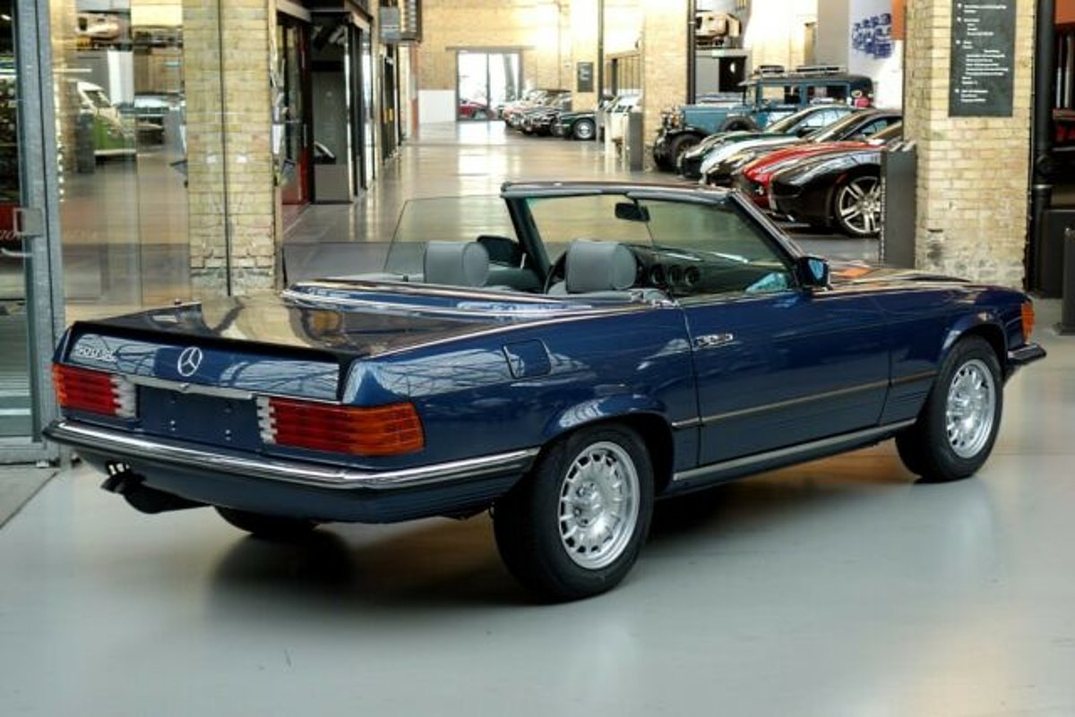 Mercedes-Benz 500 SL R107