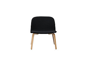 Loungestuhl / MUUTO 'Visu Lounge Chair' / eiche / Polster schwarz