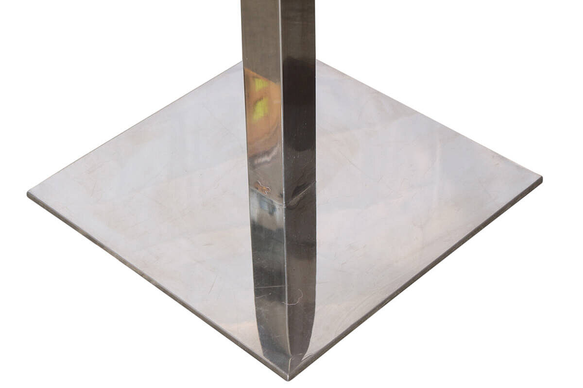 Stehtisch / Hochtisch / 70 x 70 cm / nussbaum / Tellerfuß