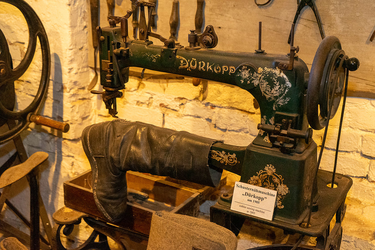 Schusternähmaschine um 1905