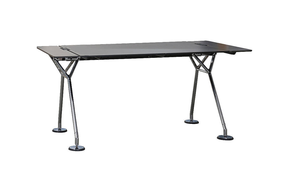 Schreibtisch / Tecno 'Nomos' / HPL Platte schwarz / 160 x 79 cm