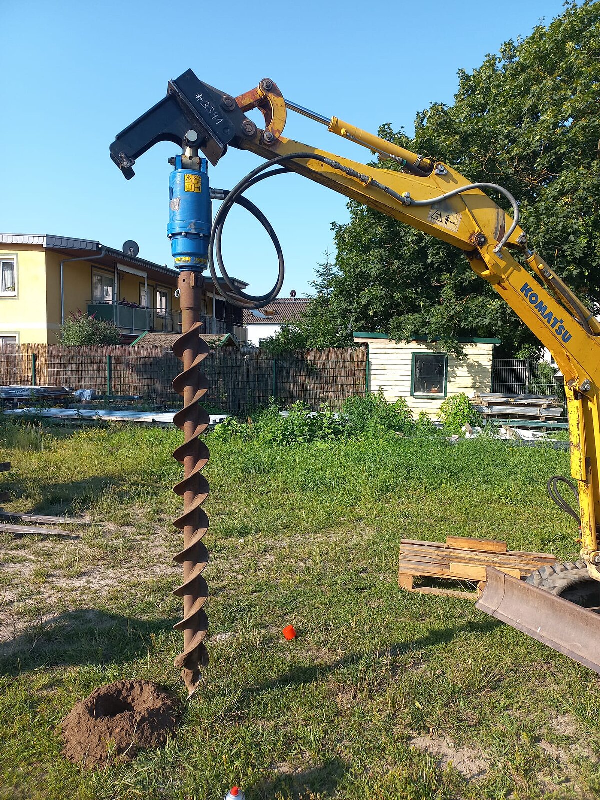Komatsu, PC16R-3HS K