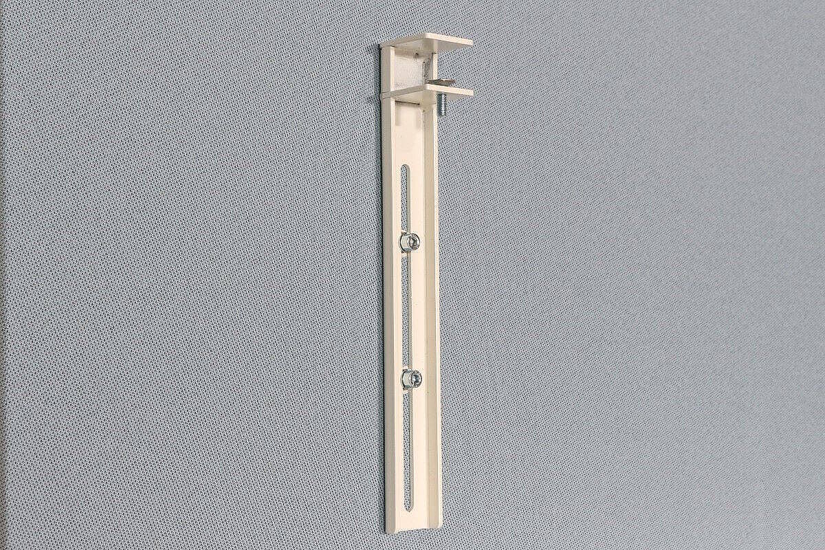 Paneel / König & Neurath 'FLYBY' / 180 cm / Stoff hellblau / inkl. Klemmhalter weiß