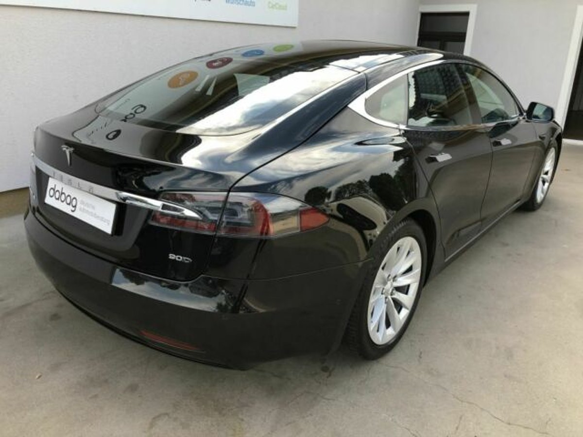 Tesla Model S 90D Allradantrieb