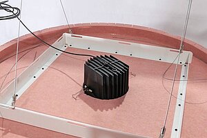 Neuwertig / Akustische LED-Hängeleuchte / PROLICHT/Molto Luce / pink / 120 cm
