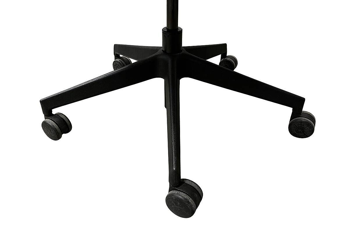 Bürodrehstuhl / Viasit 'F1' / Kopfstütze / Polsterrücken / schwarz / schmales Fußkreuz