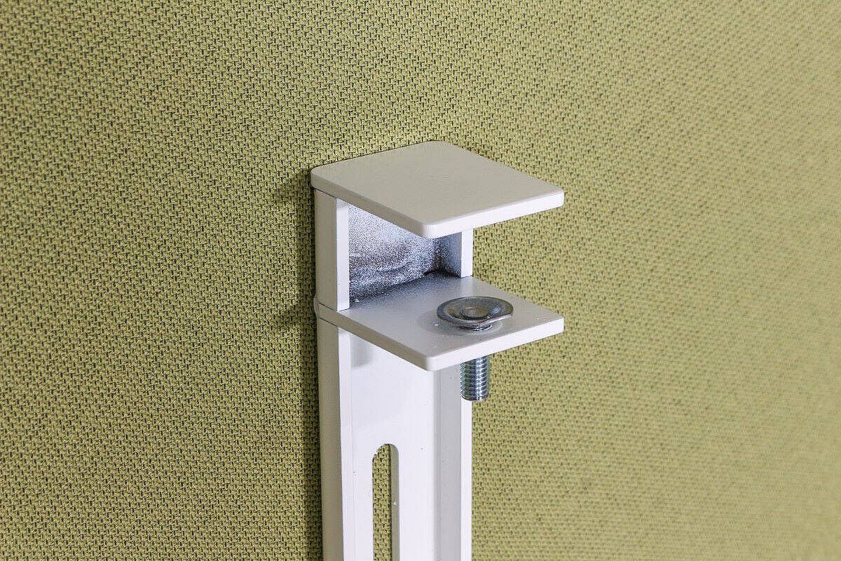 Paneel / König & Neurath 'FLYBY' / 180 cm / Stoff hellgrün / inkl. Klemmhalter weiß