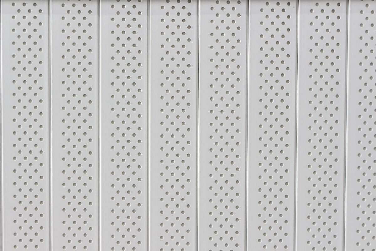 Sideboard / Ophelis Pfalzmöbel / weiß / Querrolllade mit Akustiklochung / Sockel silber