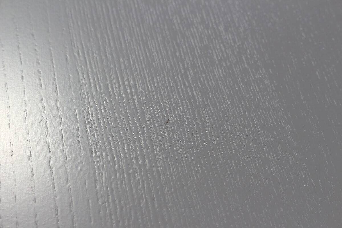 Besprechungstisch / Esstisch / MASSPRODUCTIONS 'Draft' / esche grau gebeizt / 88 cm Durchmesser