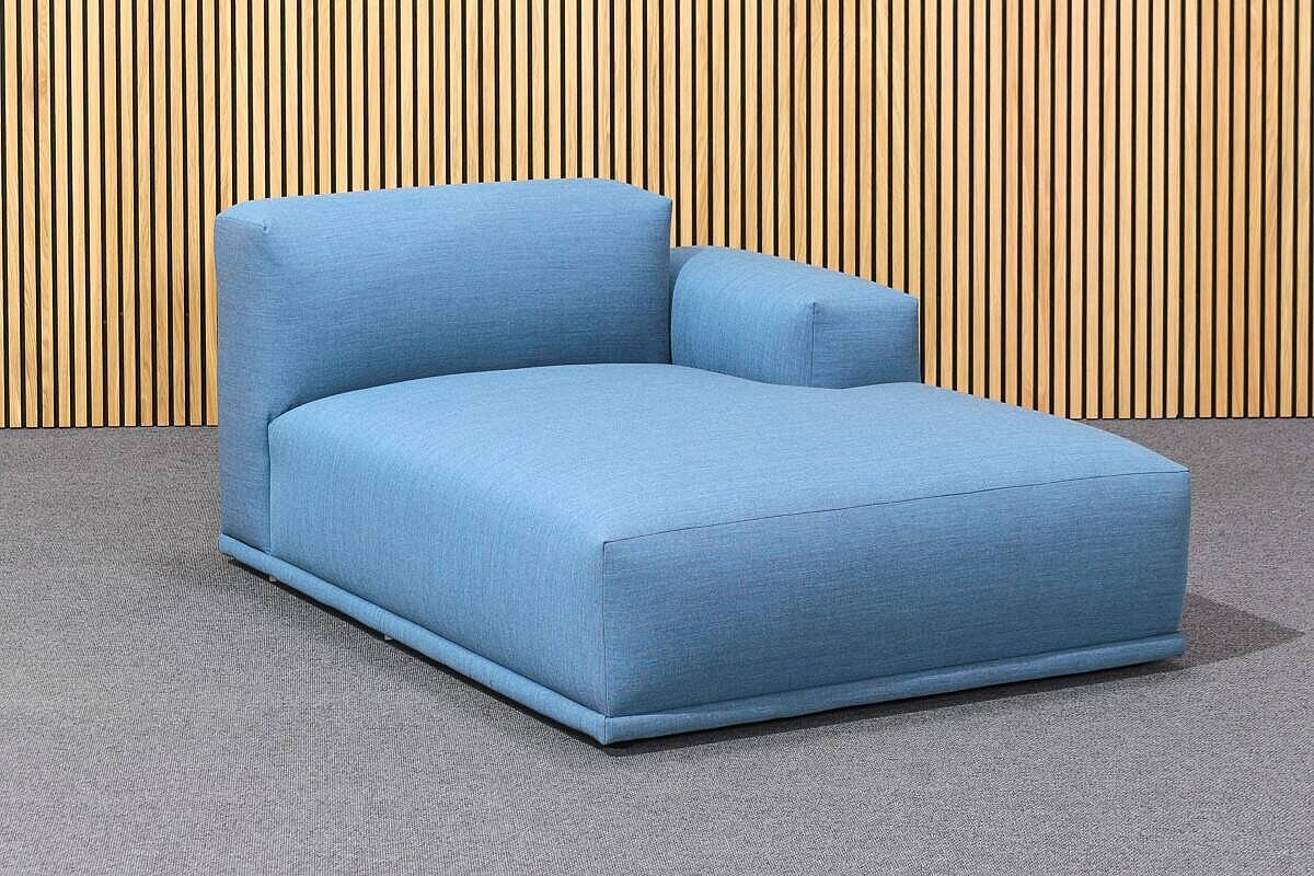 Neuwertig / MUUTO 'Connect' / Schlafcouch / Stoff Remix / Farbe 743 blau