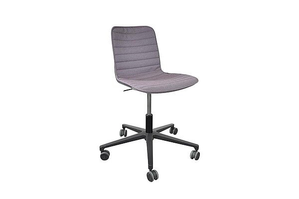 Bürodrehstuhl / vitra 'HAL' / schwarz - mit Sitzkissen in aubergine