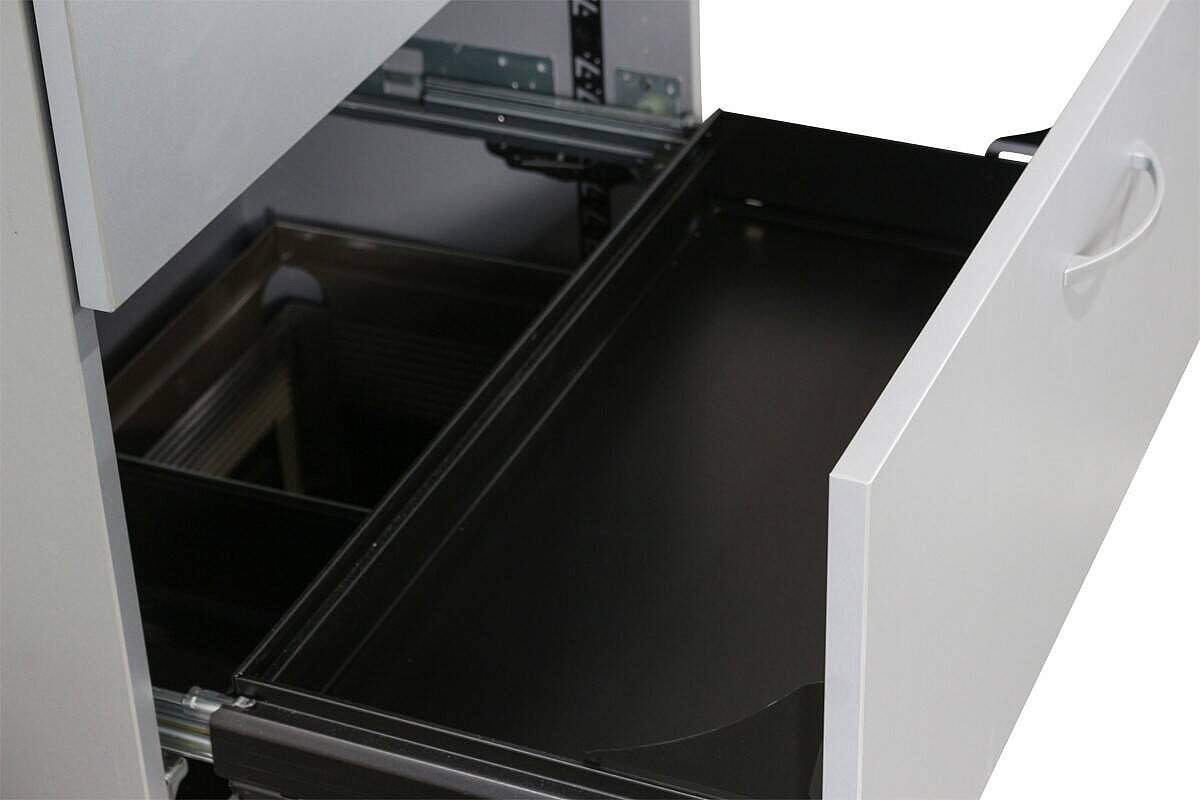 Hängeregistraturschrank / Samas / Abdeckplatte ahorn / silbergrau / 3 Auszüge / 80 cm