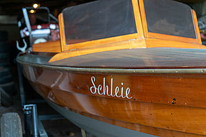 kleines Holzboot