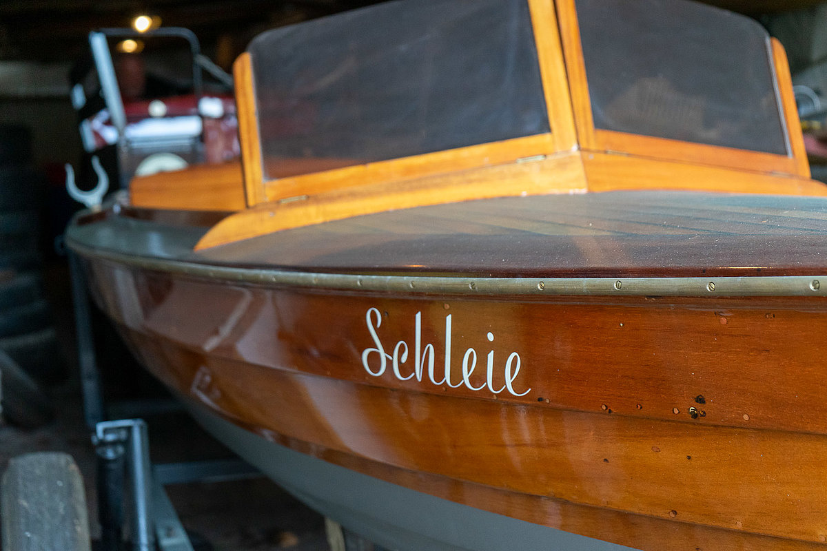 kleines Holzboot