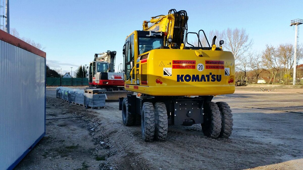 Komatsu, PW160-10